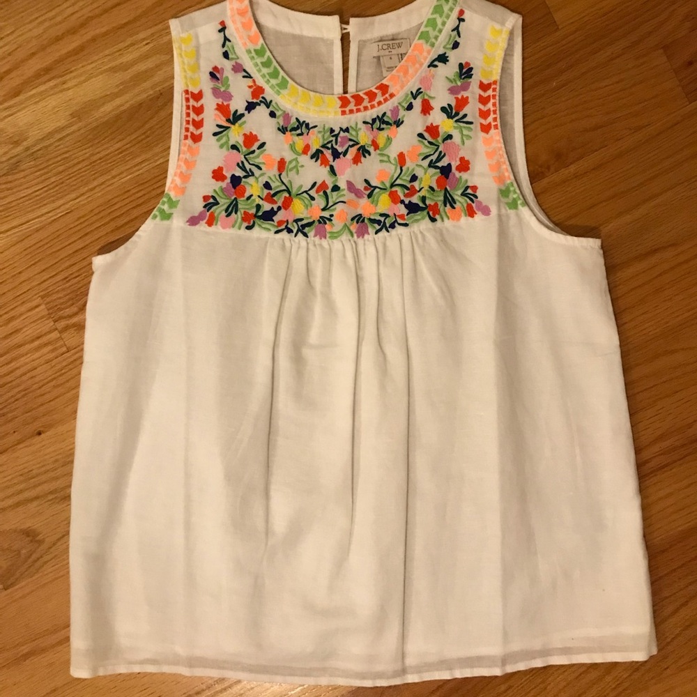 Linen tank top with embroidered neckline